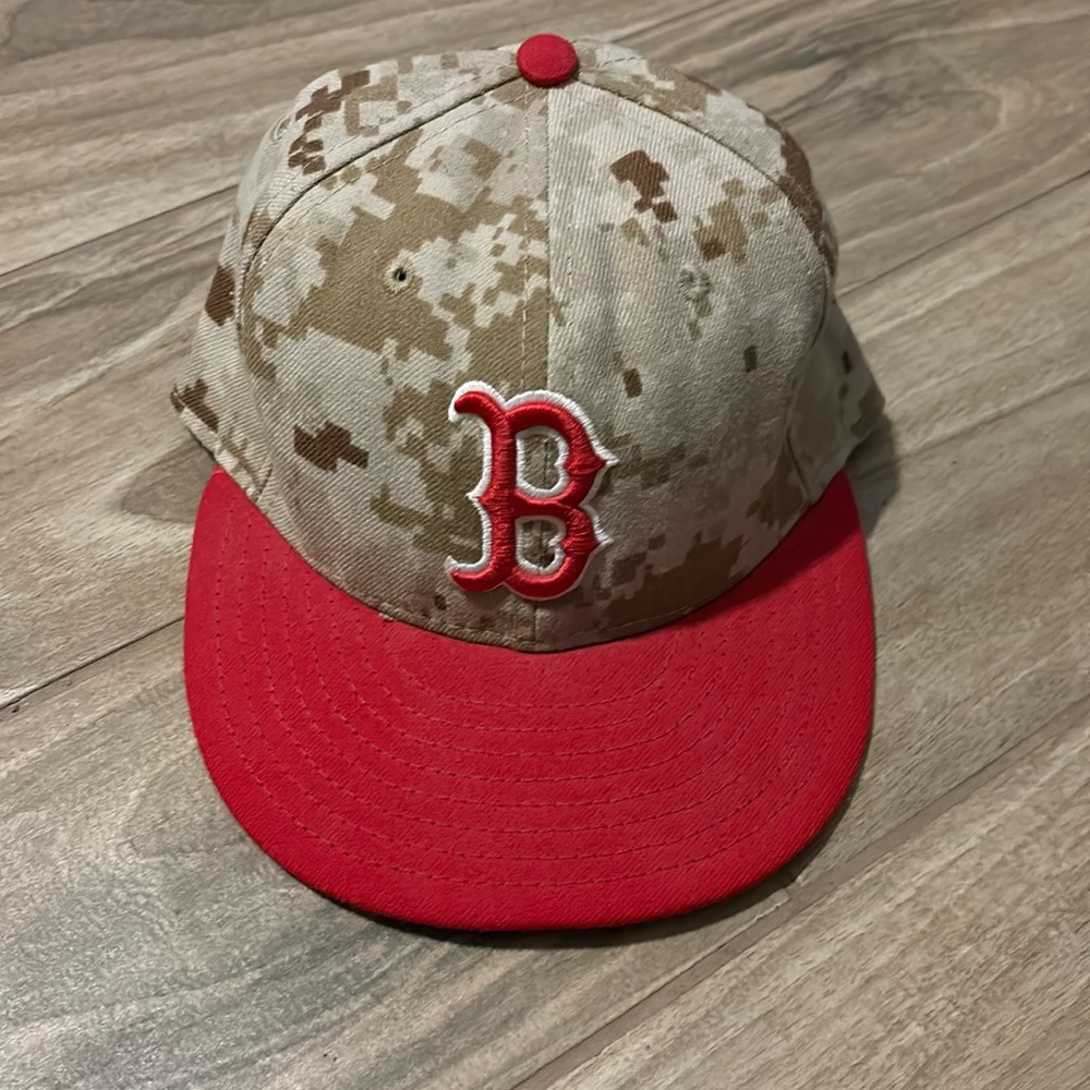Camo Boston Red Sox hat. Size 7-1/8.